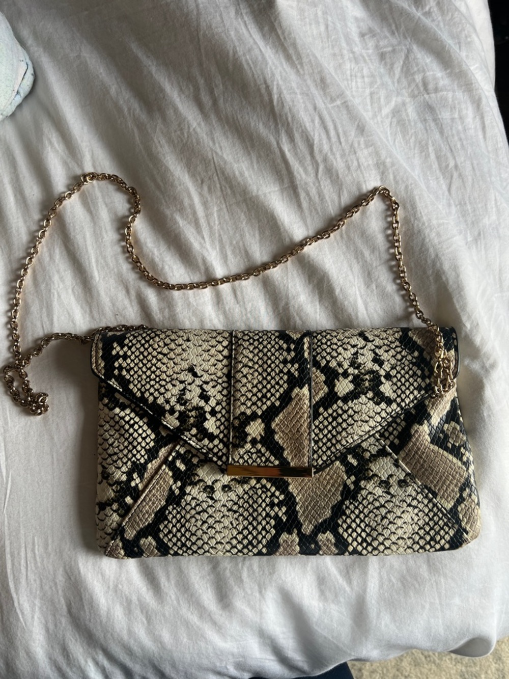 Snake-Print Chain Shoulder Bag in Beige and Black